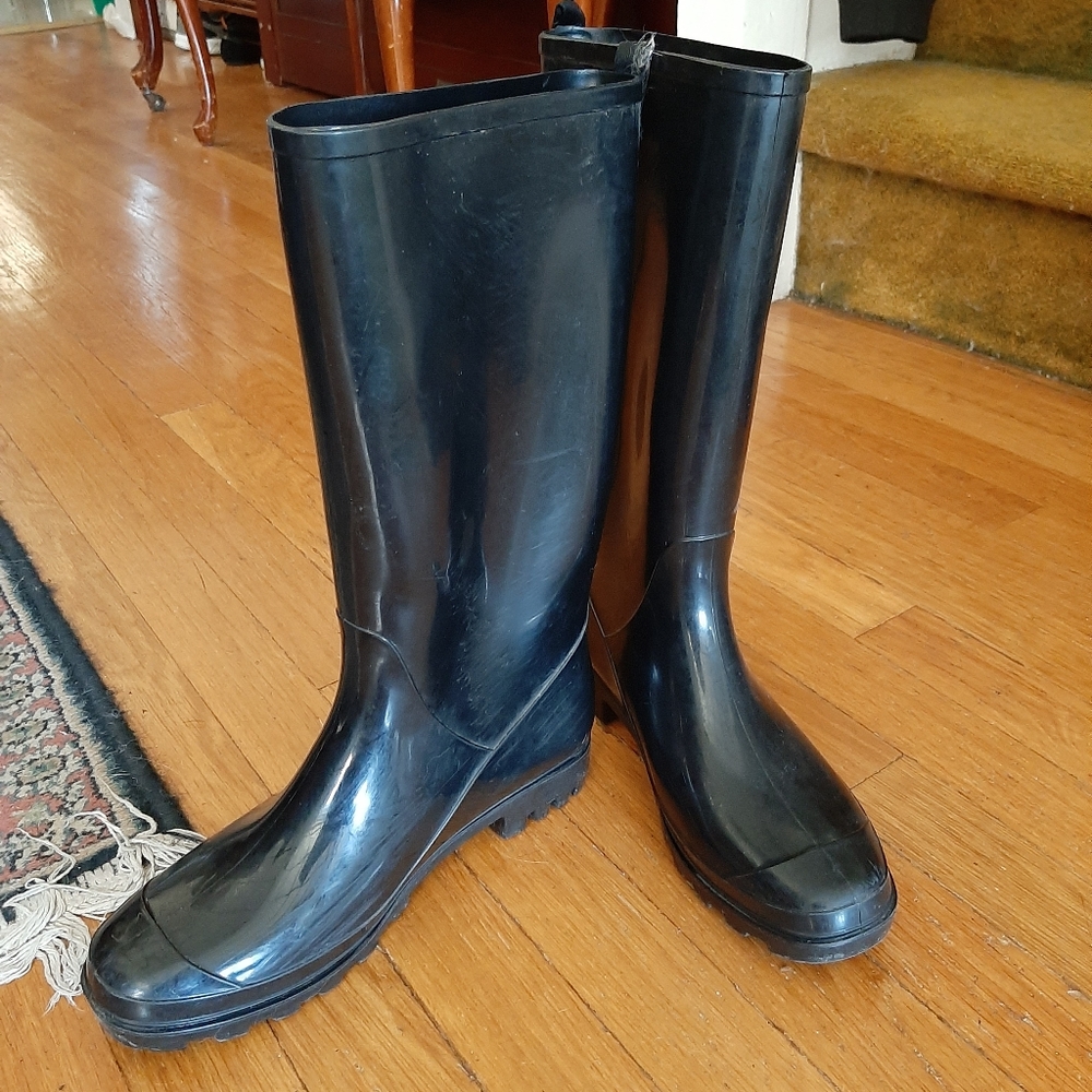 Tall Black rubber rain boots size 8
